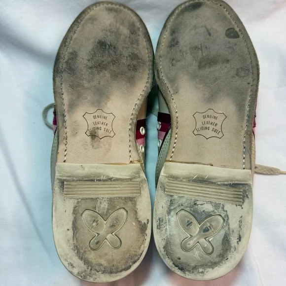 Classic Women's Bowling Shoes with Pink Accent - Picture 6 of 8